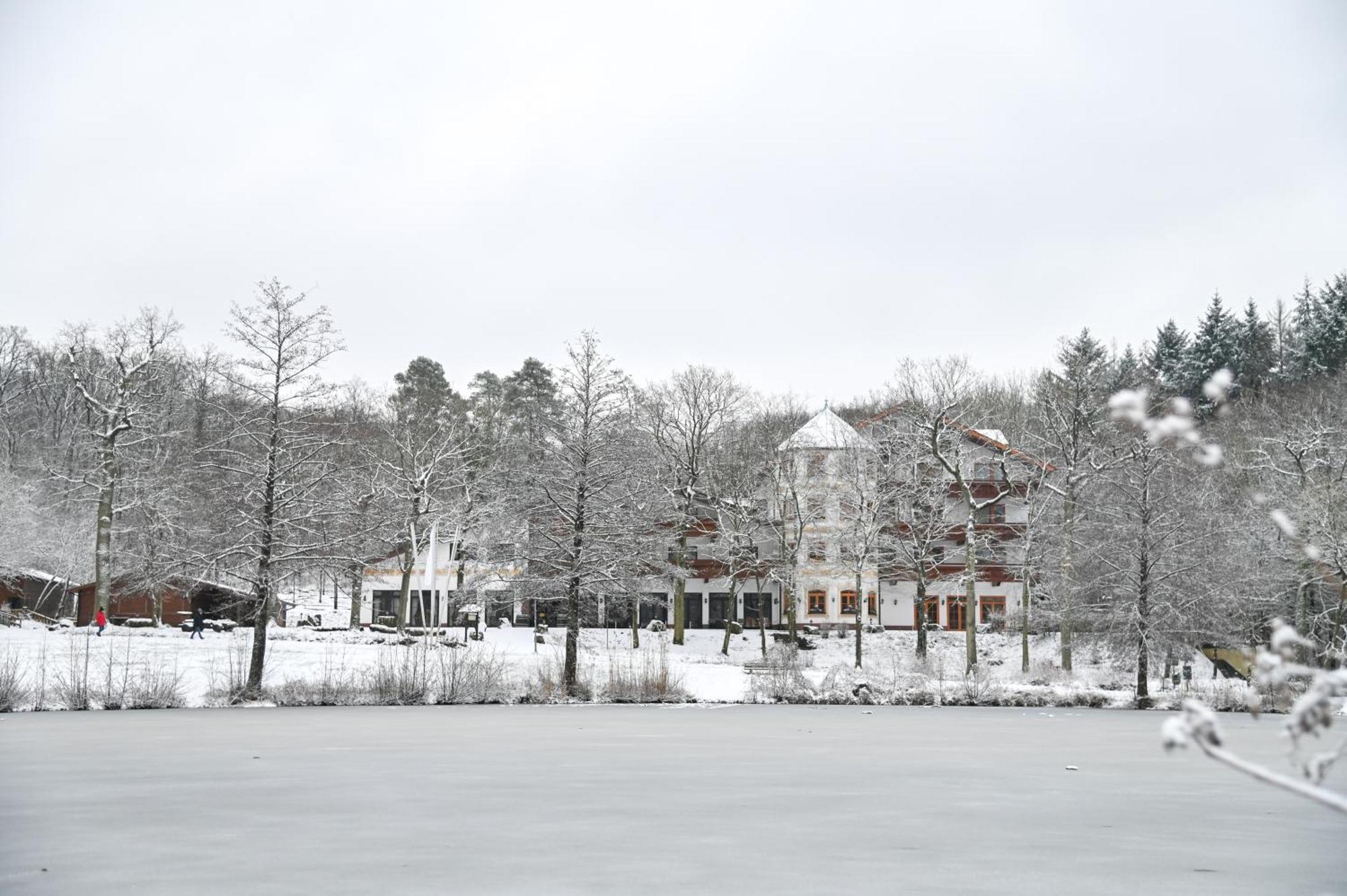 Tiefenbach  Hotel-Restaurant Kreuzberghof Tagungs- Und Veranstaltungshotel מראה חיצוני תמונה