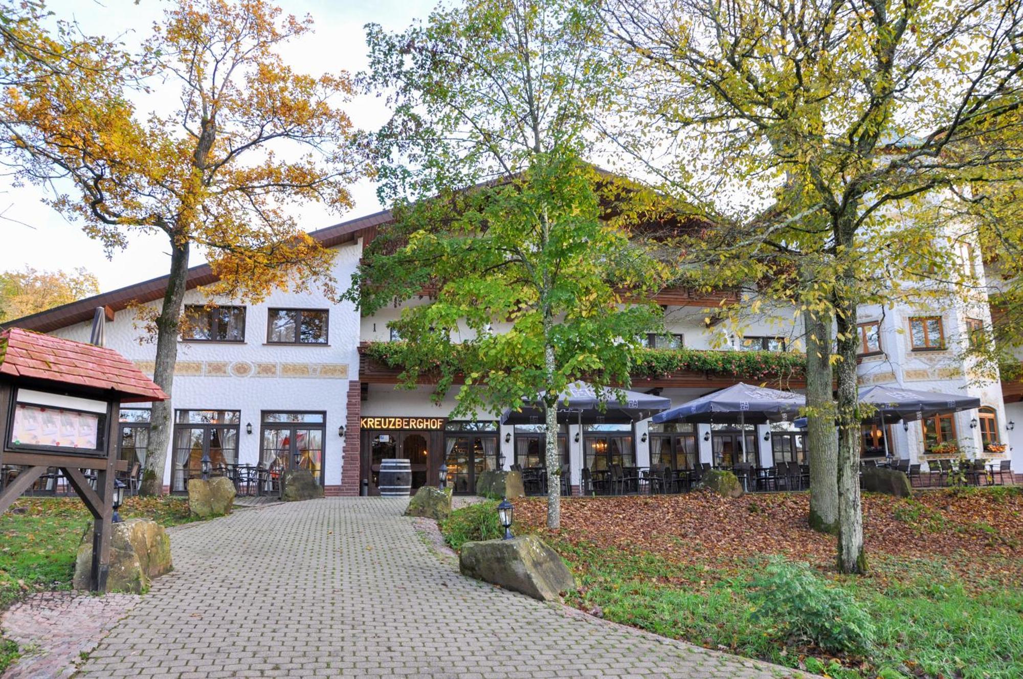 Tiefenbach  Hotel-Restaurant Kreuzberghof Tagungs- Und Veranstaltungshotel מראה חיצוני תמונה