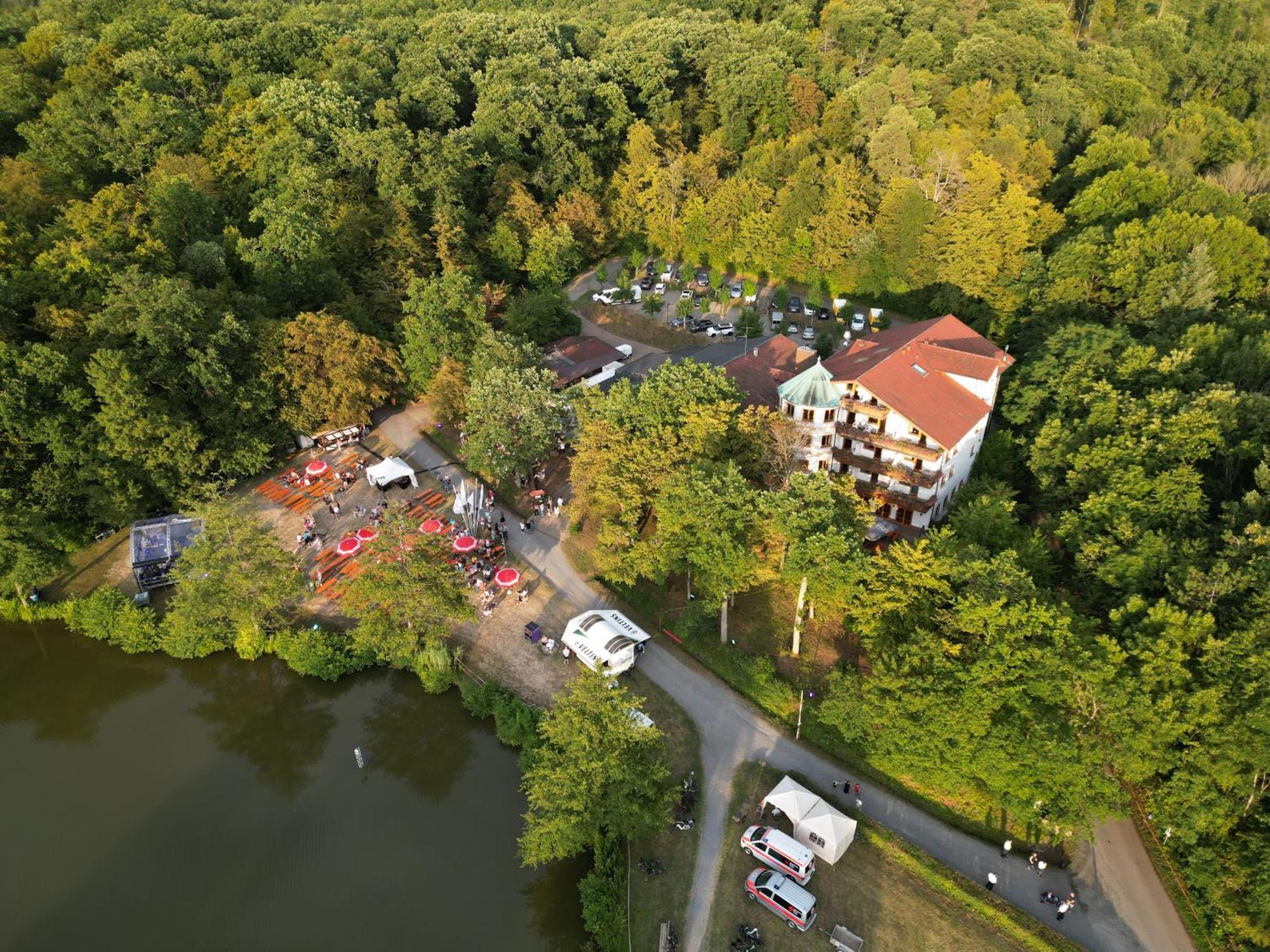 Tiefenbach  Hotel-Restaurant Kreuzberghof Tagungs- Und Veranstaltungshotel מראה חיצוני תמונה
