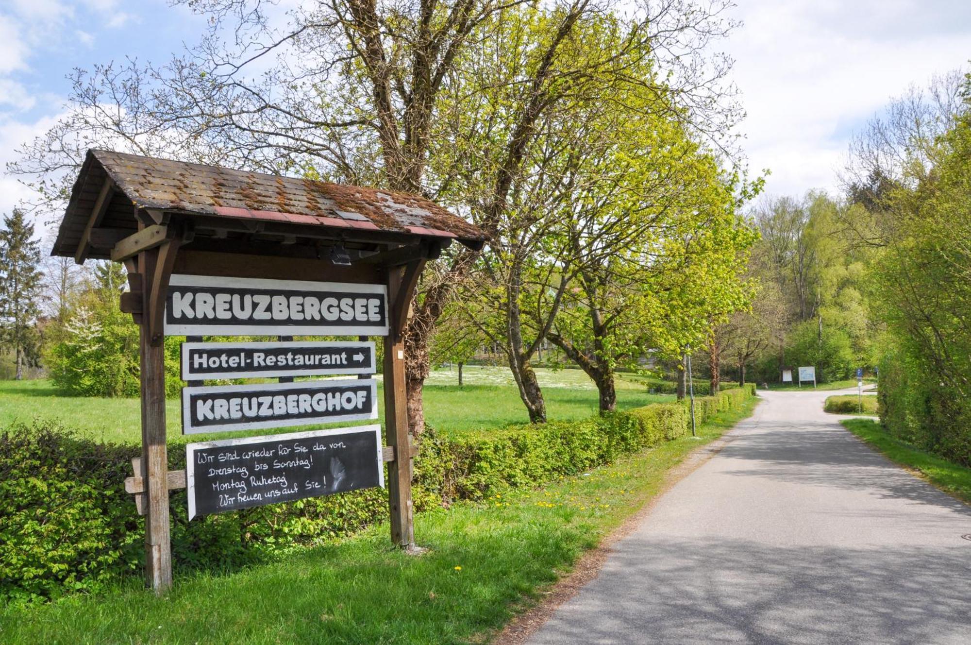 Tiefenbach  Hotel-Restaurant Kreuzberghof Tagungs- Und Veranstaltungshotel מראה חיצוני תמונה